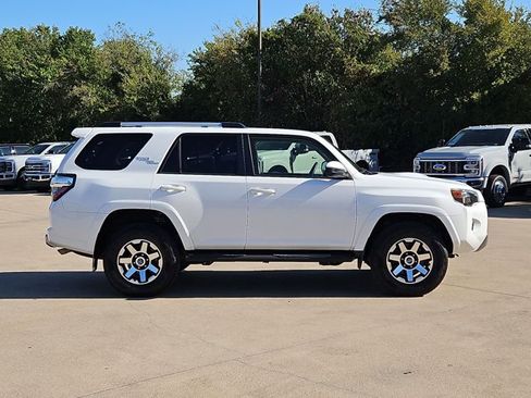 Used 2018 Toyota 4Runner TRD Off-Road AWD/4WD image 4