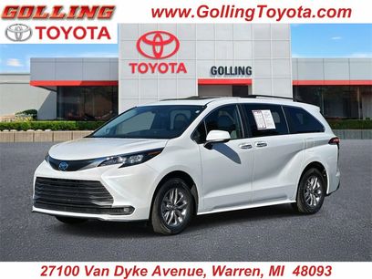 Used 2025 Toyota Sienna XLE