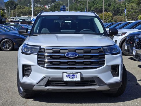 New 2026 Ford Explorer Active AWD/4WD image 3