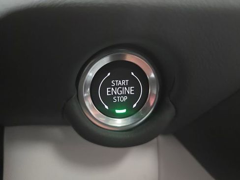 New 2025 Chevrolet Suburban Premier image 19