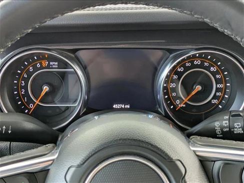 Used 2022 Jeep Wrangler Unlimited Sahara AWD/4WD image 19