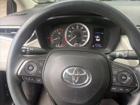 Used 2022 Toyota Corolla LE FWD image 8