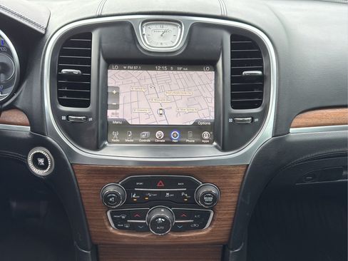Used 2015 Chrysler 300 C Platinum w/ Light Group RWD image 17