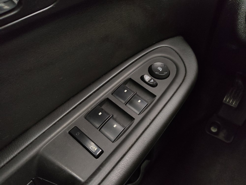 Used 2017 Chevrolet Traverse LT w/ Style and Technology Package FWD image 27