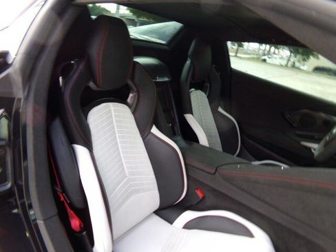 Used 2023 Chevrolet Corvette Stingray Premium Conv w/ Z51 Performance Package RWD image 28