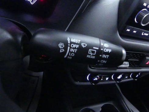 Used 2023 Honda HR-V LX image 16