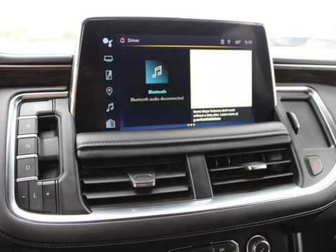 Used 2024 Chevrolet Suburban LT RWD image 25