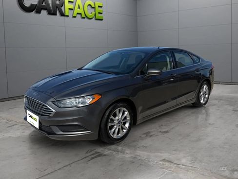 Used 2017 Ford Fusion SE w/ Fusion SE Technology Package FWD image 5