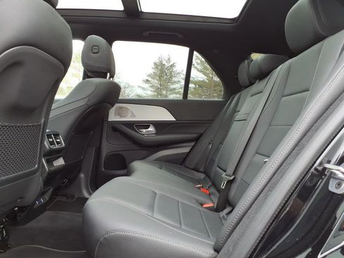 Used 2025 Mercedes-Benz GLE 350 4MATIC image 17