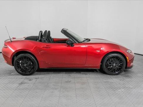 Used 2016 MAZDA MX-5 Miata Club RWD image 9