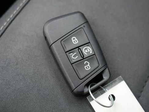 Certified 2024 Volkswagen Taos SE image 37