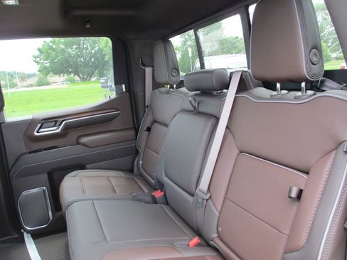 New 2026 GMC Sierra 1500 Denali w/ Denali Reserve Package AWD/4WD image 16