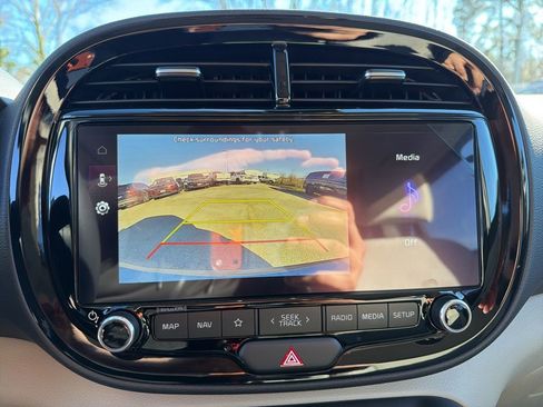 Certified 2025 Kia Soul EX image 22