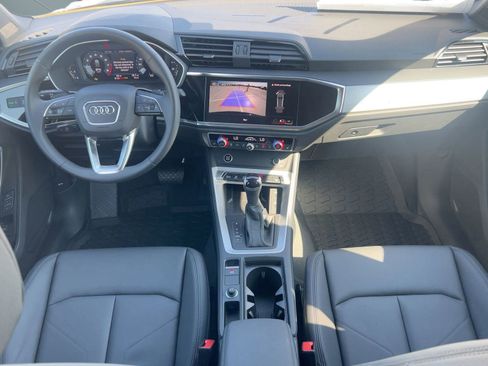 New 2025 Audi Q3 2.0T Premium image 16
