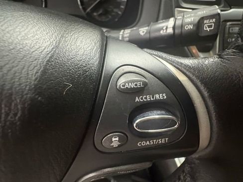 Used 2020 Nissan Pathfinder SL FWD image 21