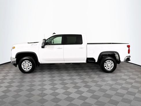 Used 2023 Chevrolet Silverado 2500 LT AWD/4WD image 4