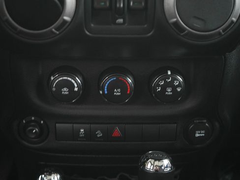 Used 2013 Jeep Wrangler Unlimited Sport AWD/4WD image 18