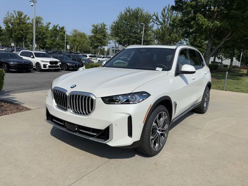New 2026 BMW X5 xDrive40i w/ Premium Package AWD/4WD image 17