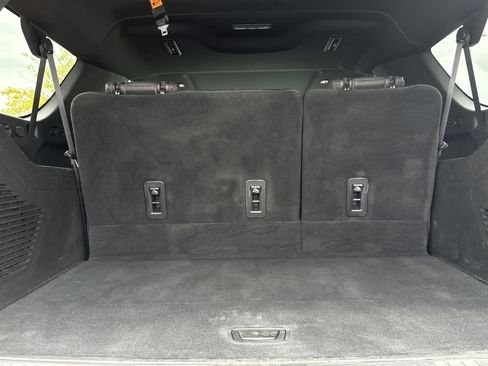 Used 2022 Chevrolet Suburban RST w/ Sport Performance Package image 41