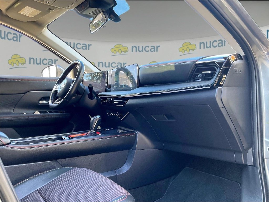 Used 2025 Nissan Kicks SR w/ SR Premium Package AWD/4WD image 14