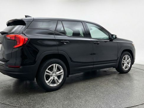 Used 2024 GMC Terrain SLE FWD image 9