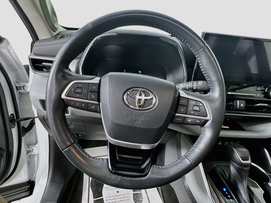 Used 2023 Toyota Highlander Platinum AWD/4WD image 11