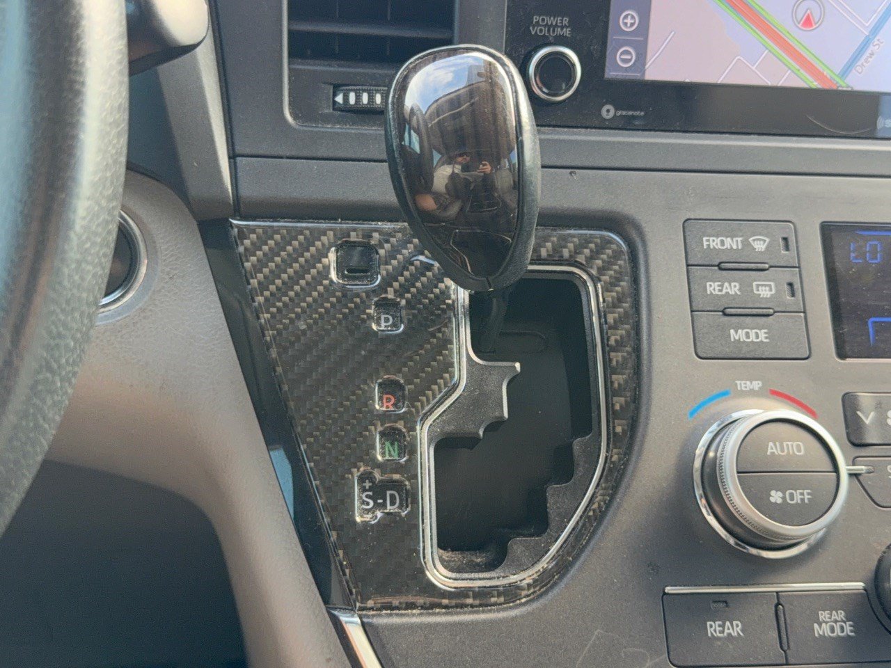 Used 2018 Toyota Sienna XLE w/ XLE Navigation Package FWD image 21