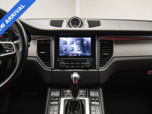 Used 2017 Porsche Macan GTS image 39