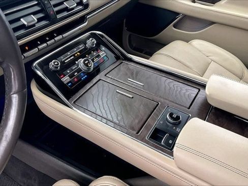 Used 2022 Lincoln Navigator Reserve AWD/4WD image 15