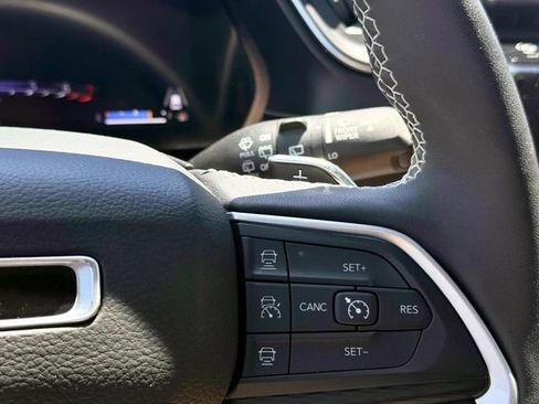 Certified 2023 Jeep Grand Cherokee Laredo w/ Luxury Tech Group I AWD/4WD image 26