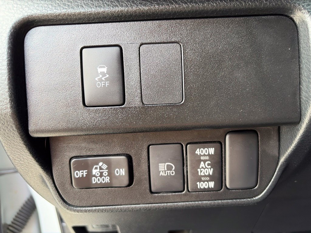 Used 2021 Toyota Tacoma TRD Off-Road w/ Technology Package AWD/4WD image 27