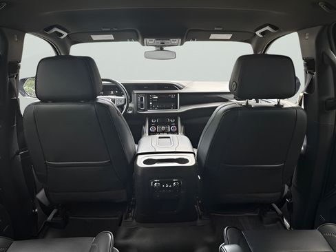 Used 2022 GMC Yukon XL Denali AWD/4WD image 29