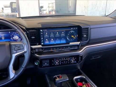 Used 2022 Chevrolet Silverado 1500 LT image 6