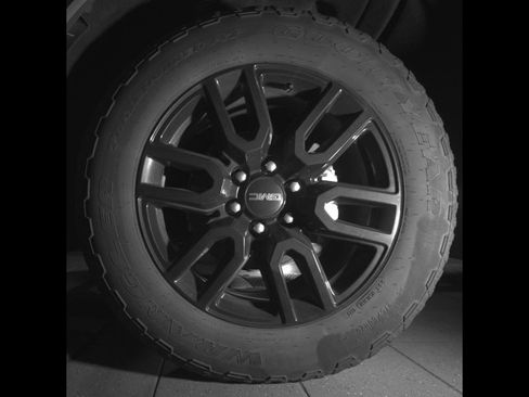 Used 2023 GMC Sierra 1500 Elevation w/ X31 Off-Road Package AWD/4WD image 9