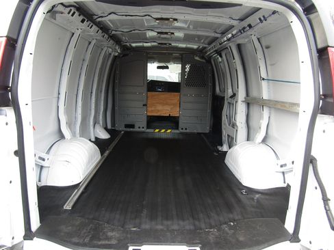 Used 2019 Chevrolet Express 2500 2500 Cargo Van 135 w/ Driver Convenience Package image 12