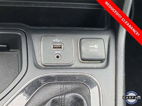 Used 2019 Jeep Cherokee Limited image 29