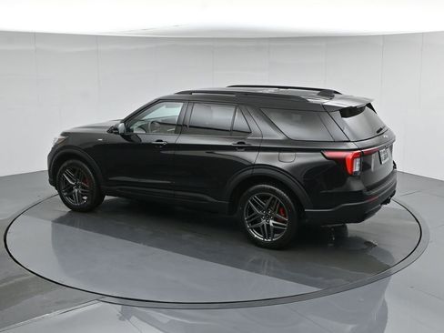 Used 2025 Ford Explorer ST-Line w/ ST-Line Street Pack image 45