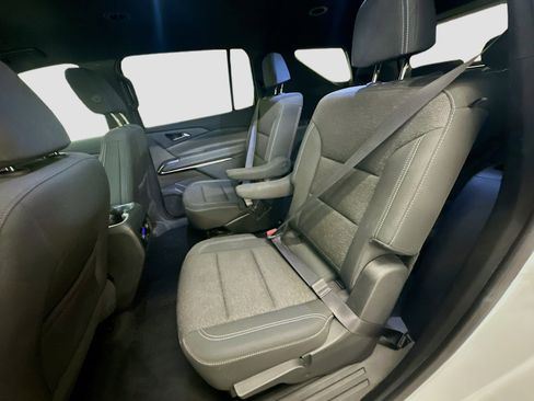 Used 2025 Chevrolet Traverse LT AWD/4WD image 29