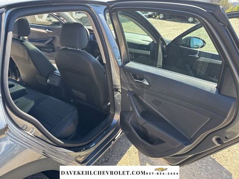 Used 2021 Volkswagen Jetta SE image 23