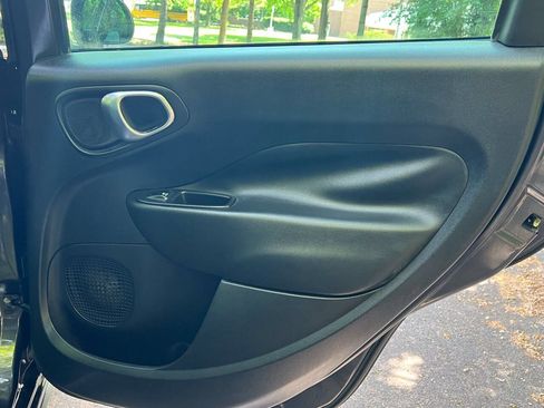Used 2018 FIAT 500L Trekking FWD image 16
