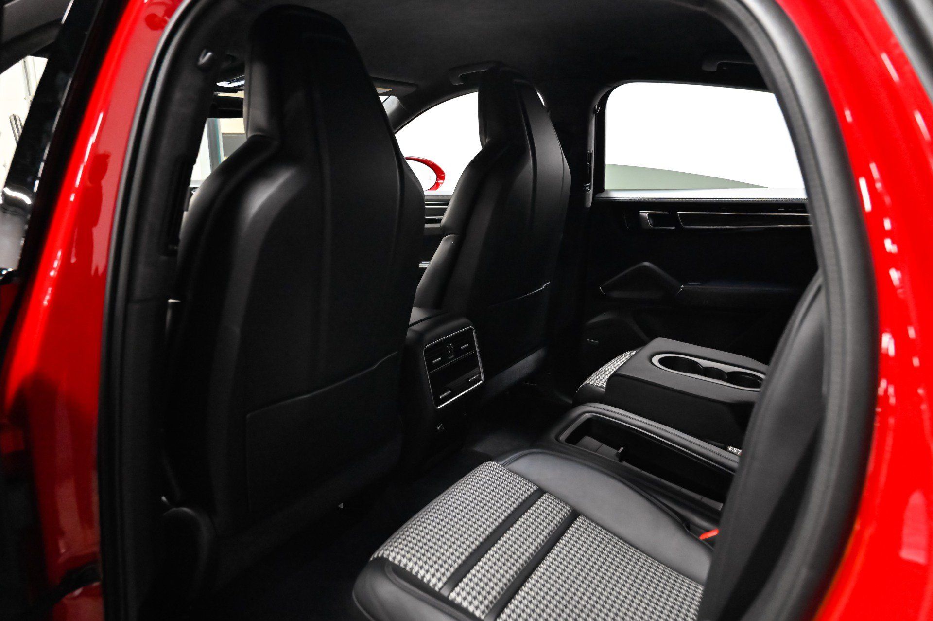 Used 2021 Porsche Cayenne GTS AWD/4WD image 51