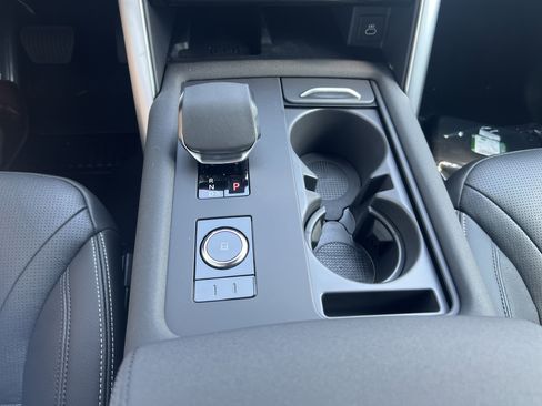 New 2025 Land Rover Discovery S image 15