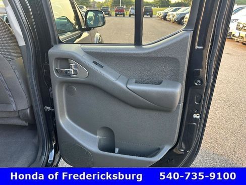 Used 2019 Nissan Frontier PRO-4X AWD/4WD image 12