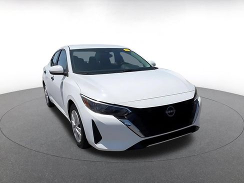 Used 2025 Nissan Sentra S FWD image 3