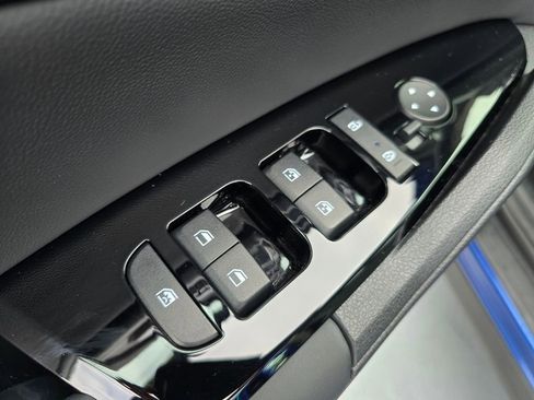 Certified 2025 Kia Sportage EX image 23