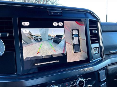 Used 2025 Ford F250 Lariat w/ Black Appearance Package image 15