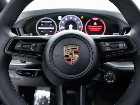 Certified 2025 Porsche Cayenne Coupe image 14