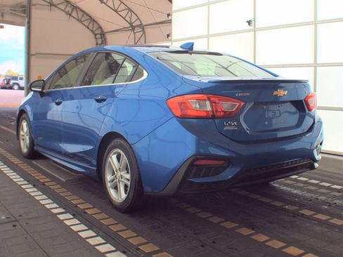 Used 2017 Chevrolet Cruze LT w/ Sun And Sound Package image 8