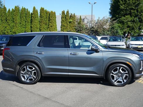 Certified 2023 Hyundai Palisade Limited w/ Winter Package AWD/4WD image 5