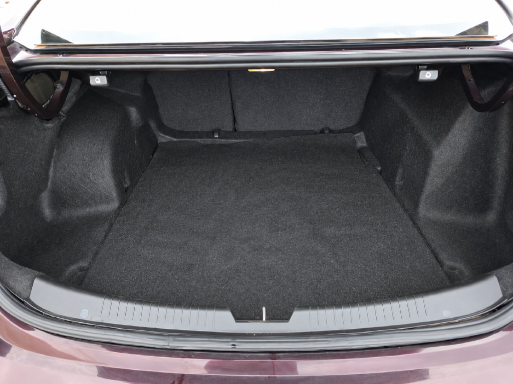 Used 2021 Chevrolet Malibu LT FWD image 14